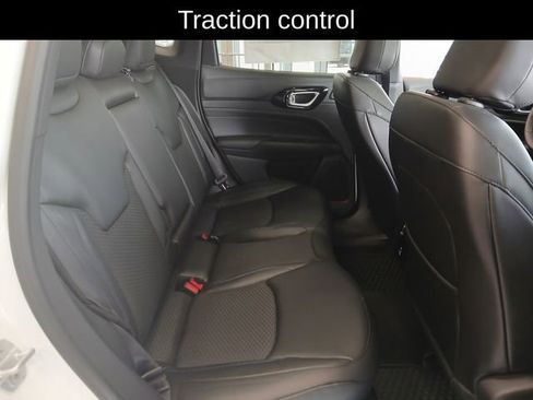 New 2026 Jeep Compass Latitude image 17