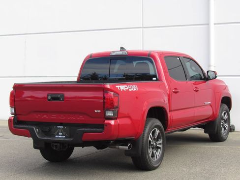 Certified 2019 Toyota Tacoma TRD Sport w/ Technology Package AWD/4WD image 6