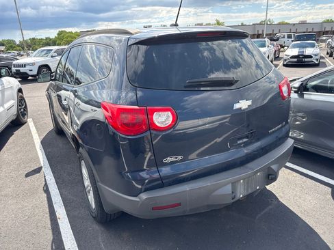 Used 2011 Chevrolet Traverse LS FWD image 6