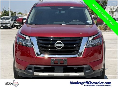 Used 2024 Nissan Pathfinder SL FWD image 7