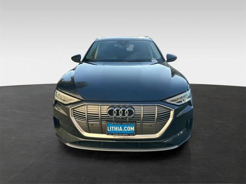 Used 2019 Audi e-tron Prestige w/ Prestige Package image 6