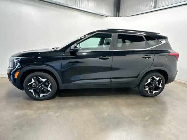 Used 2025 Kia Seltos EX w/ EX Sunroof Package AWD/4WD image 2