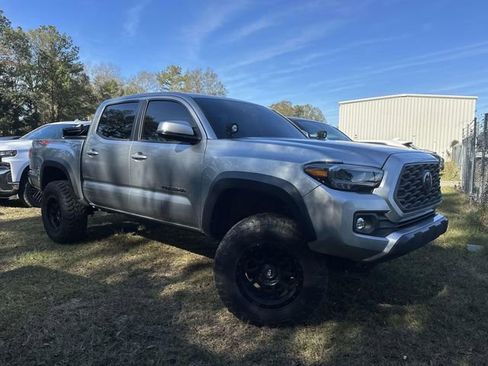 Used 2022 Toyota Tacoma TRD Off-Road image 11