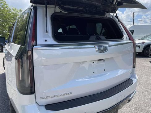 Used 2023 Cadillac Escalade Premium Luxury w/ LPO, Radiant Package AWD/4WD image 11