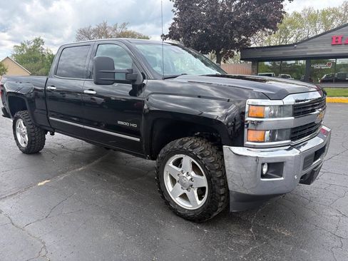 Used 2015 Chevrolet Silverado 2500 LTZ AWD/4WD image 4