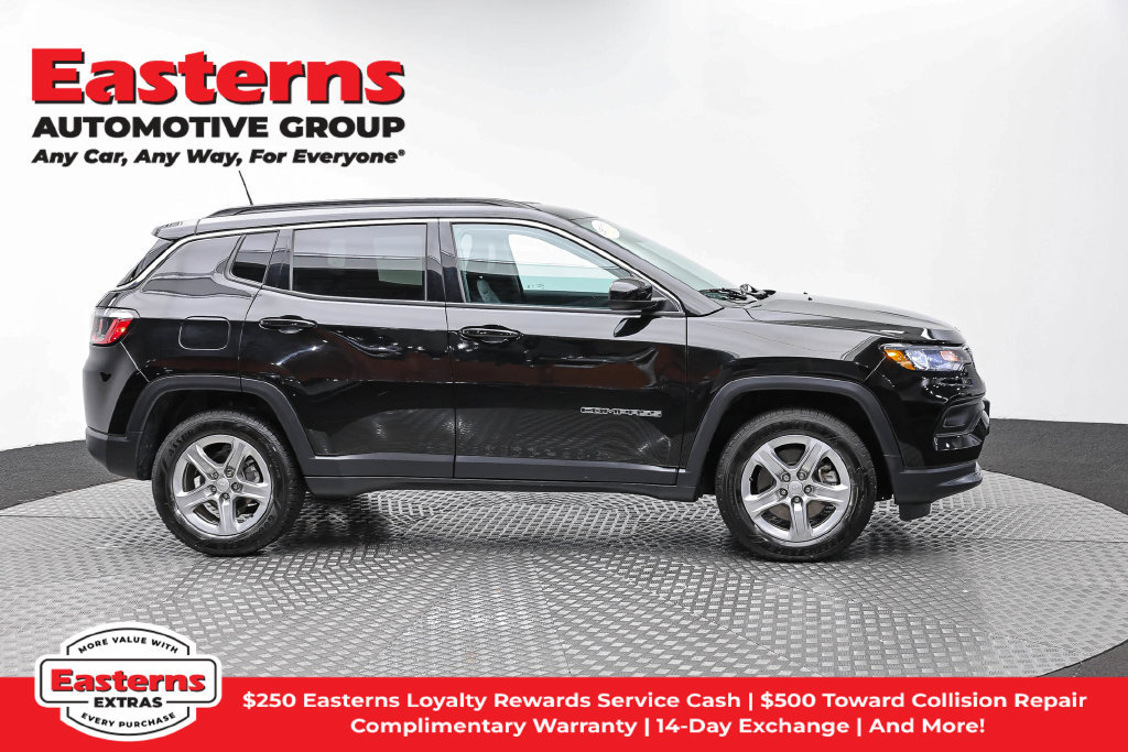 Used 2024 Jeep Compass Latitude AWD/4WD image 5