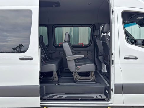 Used 2023 Mercedes-Benz Sprinter 2500 w/ Acoustic Package image 36