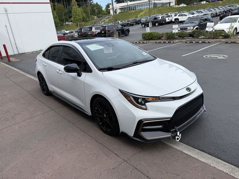 Used 2021 Toyota Corolla SE FWD image 6