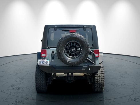 Used 2014 Jeep Wrangler Unlimited Rubicon w/ Connectivity Group AWD/4WD image 5
