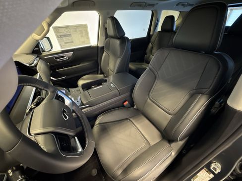 New 2026 INFINITI QX80 Luxe w/ Cargo Package image 11