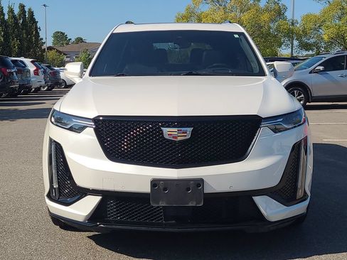 Used 2021 Cadillac XT6 Sport w/ LPO, ONYX Package AWD/4WD image 8
