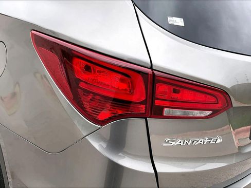 Used 2017 Hyundai Santa Fe Sport FWD image 28
