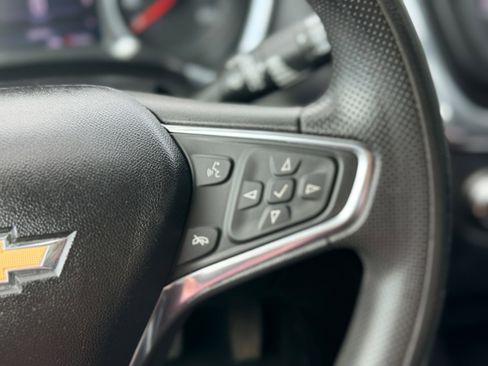 Used 2020 Chevrolet Equinox LT image 16