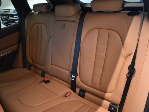 Used 2019 BMW X5 xDrive40i w/ Convenience Package AWD/4WD image 7