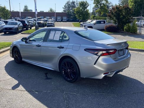 Used 2024 Toyota Camry SE FWD image 5