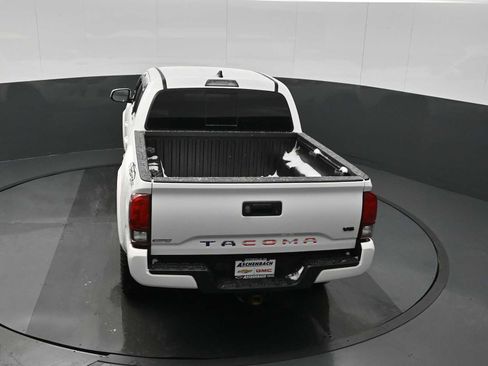 Used 2019 Toyota Tacoma TRD Sport image 16