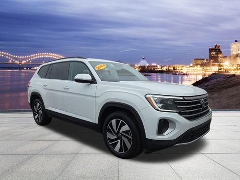 Used 2024 Volkswagen Atlas SE image 4