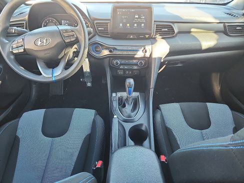 Used 2019 Hyundai Veloster 2.0 image 9