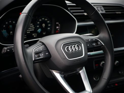 Used 2024 Audi Q3 2.0T Premium Plus w/ Premium Plus Package image 18