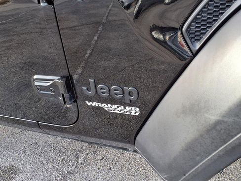 Used 2021 Jeep Wrangler Sport S image 11