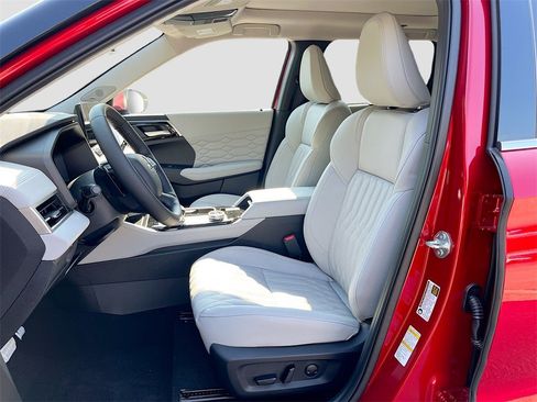 New 2025 Mitsubishi Outlander SEL image 22