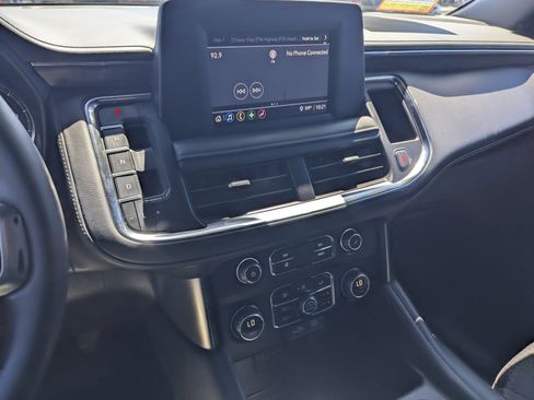 Used 2023 Chevrolet Suburban LS RWD image 11