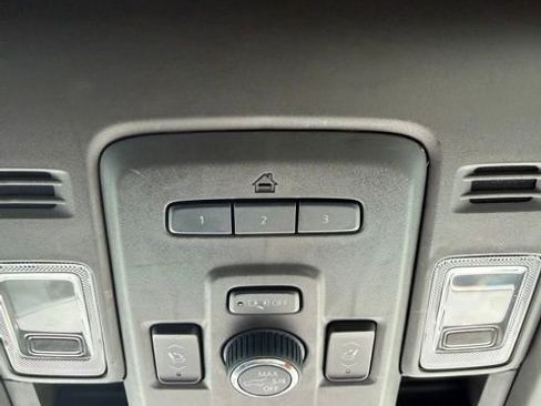 Used 2022 Chevrolet Tahoe LT w/ LT Signature Plus Package image 17