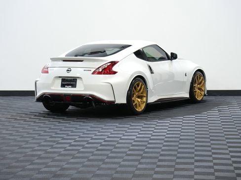 Used 2020 Nissan 370Z NISMO image 8