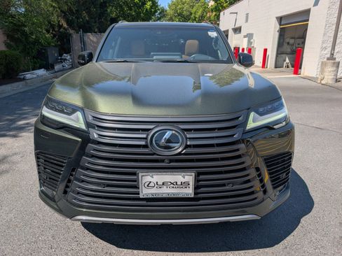 Used 2024 Lexus LX 600 4WD w/ Appearance Package image 8