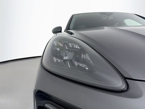 Used 2021 Porsche Cayenne GTS AWD/4WD image 30