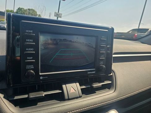 Used 2020 Toyota RAV4 XLE w/ Convenience Package FWD image 22