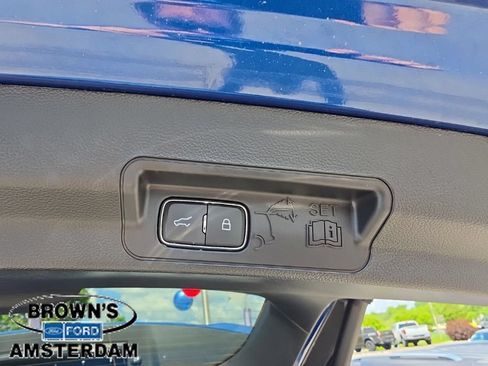 Used 2023 Ford Explorer XLT w/ Equipment Group 202A AWD/4WD image 10