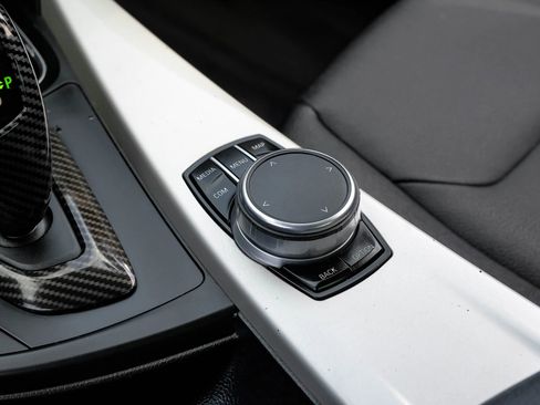 Used 2018 BMW 320i Sedan image 33