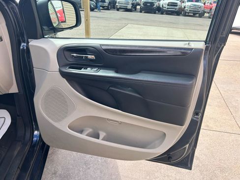 Used 2013 Dodge Grand Caravan SE FWD image 14