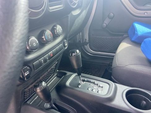 Used 2017 Jeep Wrangler Unlimited Sport image 18