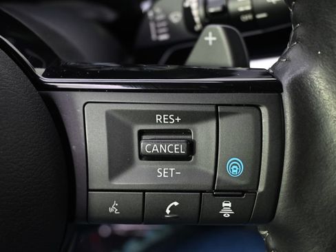 Used 2024 Nissan Pathfinder SL AWD/4WD image 36