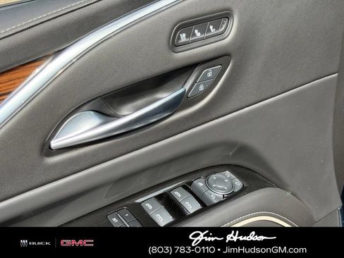Used 2024 Cadillac Escalade Premium Luxury RWD image 19