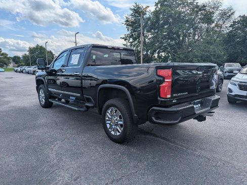 Used 2024 Chevrolet Silverado 2500 High Country w/ Technology Package AWD/4WD image 5