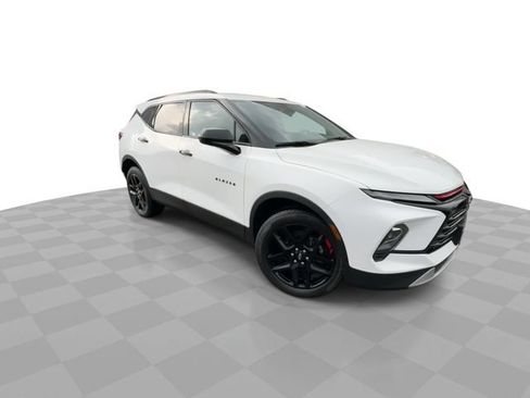 Used 2024 Chevrolet Blazer LT w/ Redline Edition AWD/4WD image 2