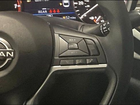 Used 2024 Nissan Altima 2.5 SV image 12