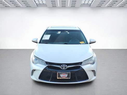 Used 2017 Toyota Camry XSE w/ Moonroof Package FWD image 2