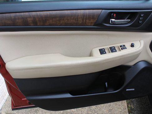 Used 2016 Subaru Outback 3.6R Limited image 12