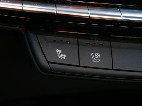 Used 2024 Cadillac XT4 Sport AWD/4WD image 31