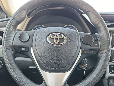 Used 2019 Toyota Corolla LE FWD image 19