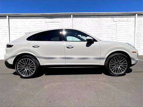 Certified 2023 Porsche Cayenne Coupe image 6
