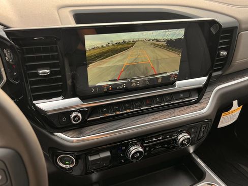 New 2026 GMC Sierra 1500 SLT image 14