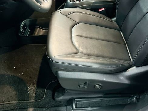 New 2026 Chrysler Pacifica Select image 19