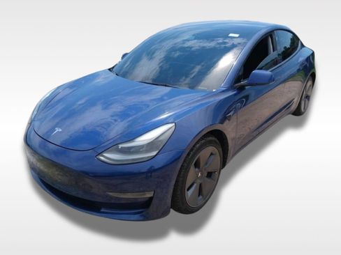 Used 2022 Tesla Model 3 RWD image 1