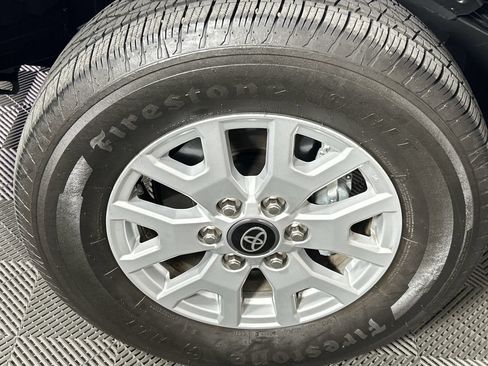 Used 2025 Toyota Tacoma SR5 RWD image 10