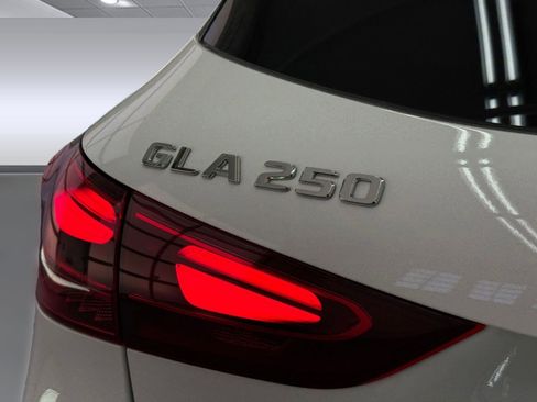 New 2026 Mercedes-Benz GLA 250 image 11